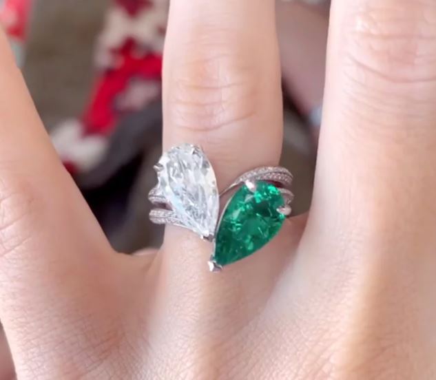 Megan Fox reveals a showstopping emerald and diamond engagement ring ...